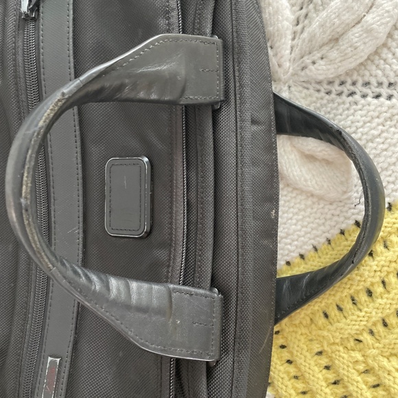 Tumi briefcase - Picture 8 of 9